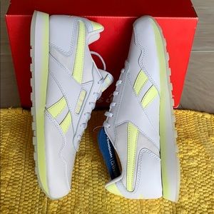 NWOB Reebok classic leather harman running sneaker